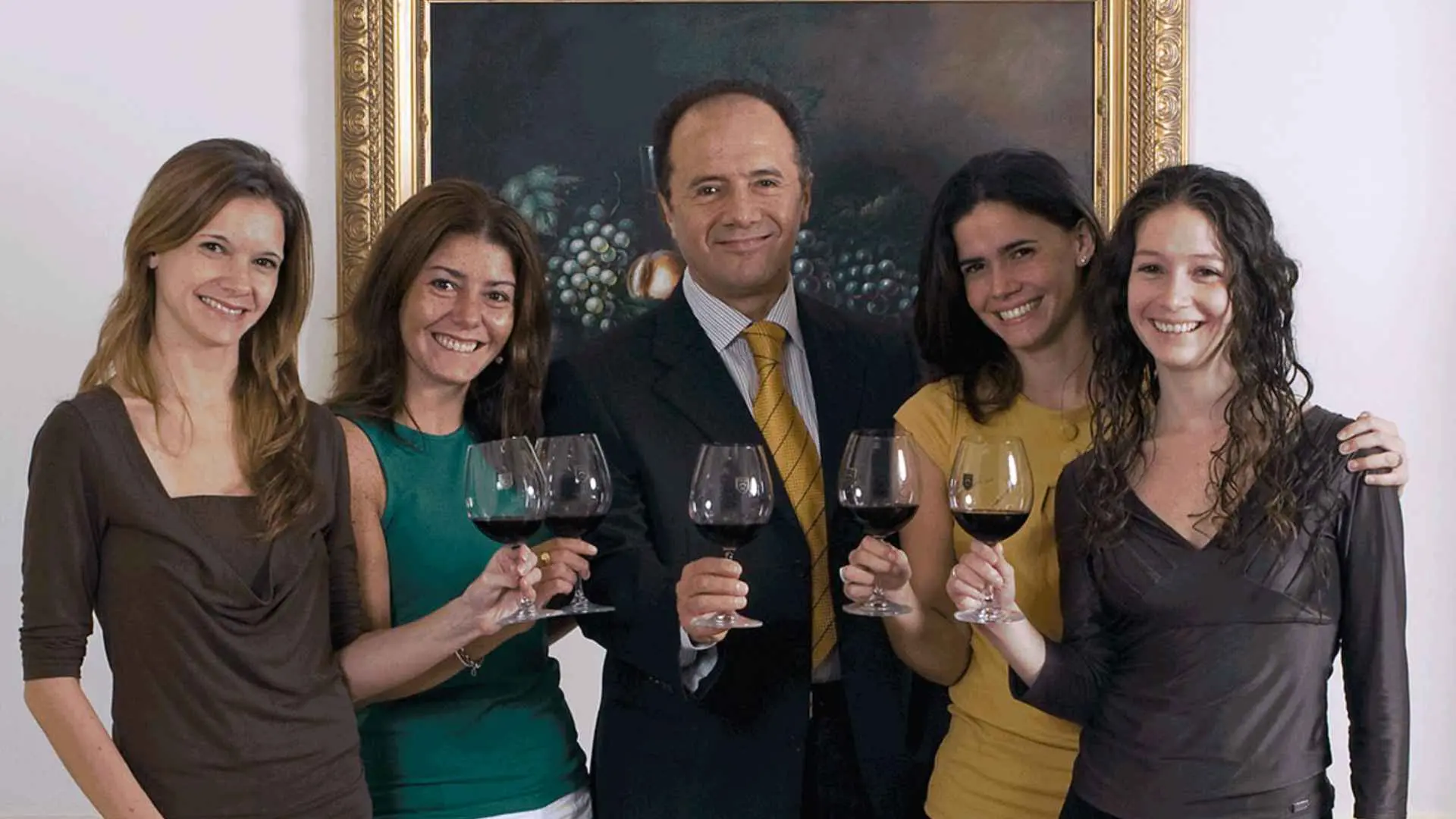 Seen on the image are the Rj Viñedos owners, the family that built and still works at the winery.