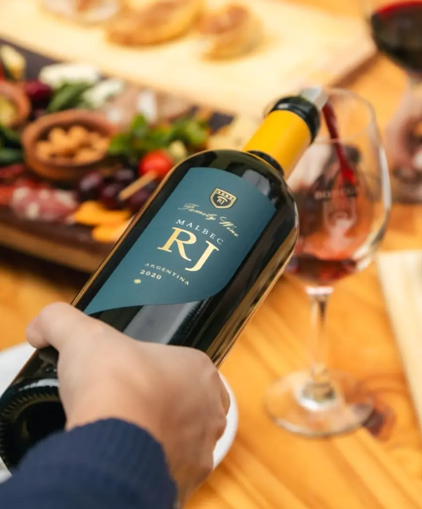 rj-viñedos-argentina-wine-tasting.webp