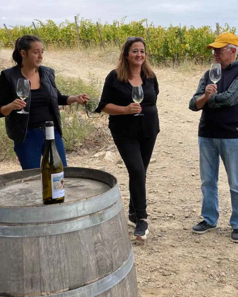 Clos Galena-tasting in vineyard.webp