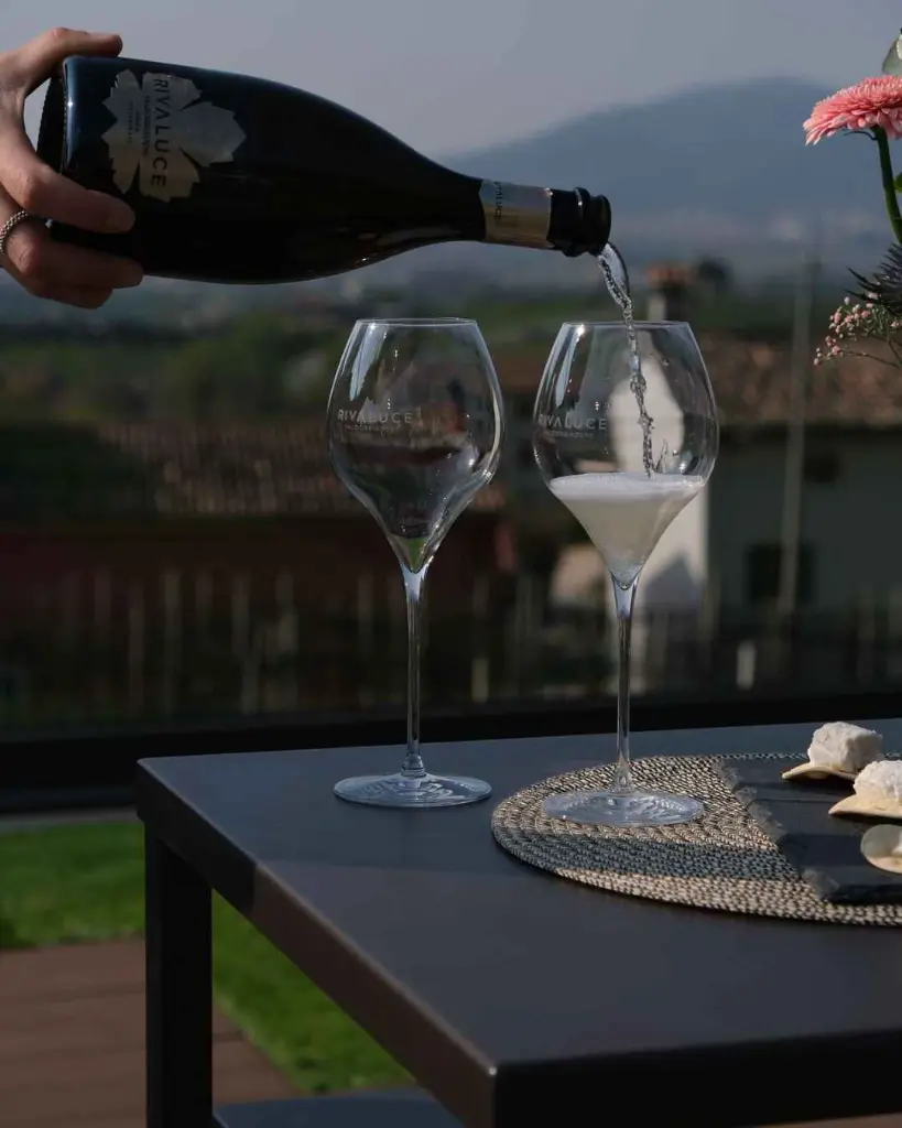 Rivaluce, Grand experience.webp