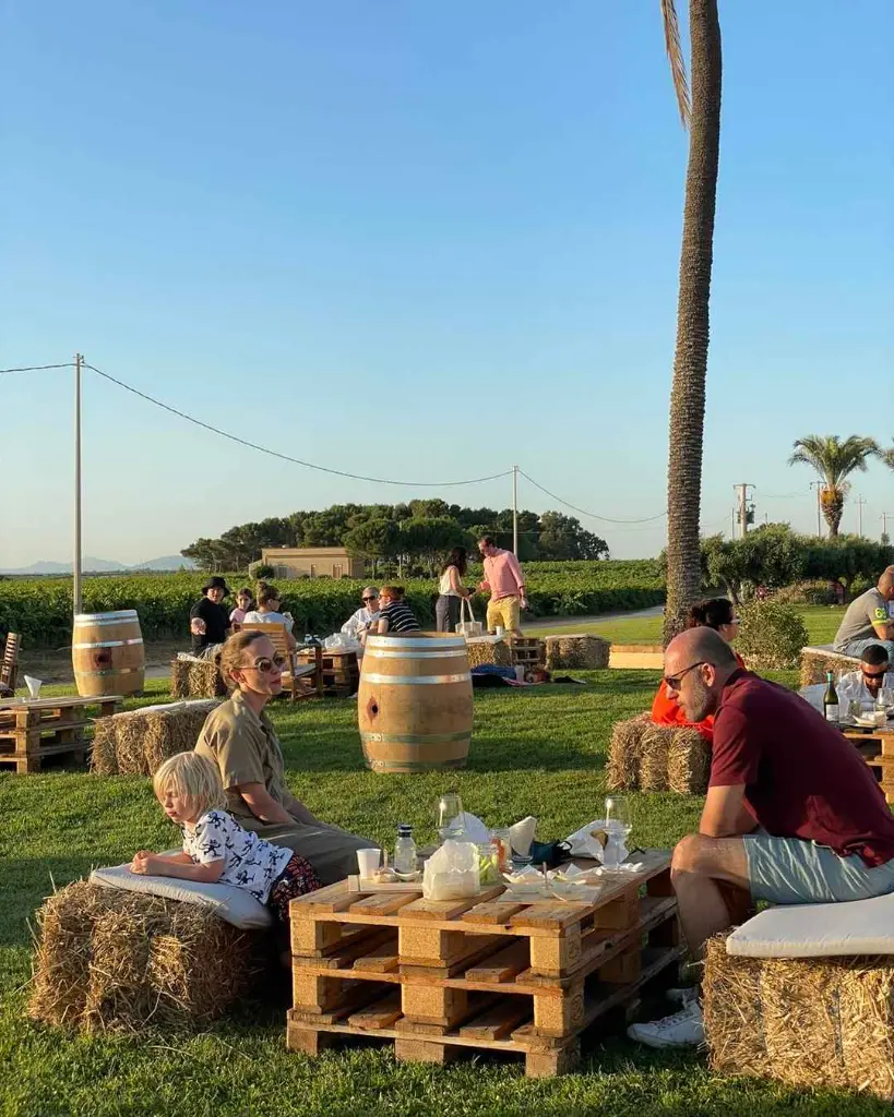 Gorghi Tondi picnic experience Sicily.webp