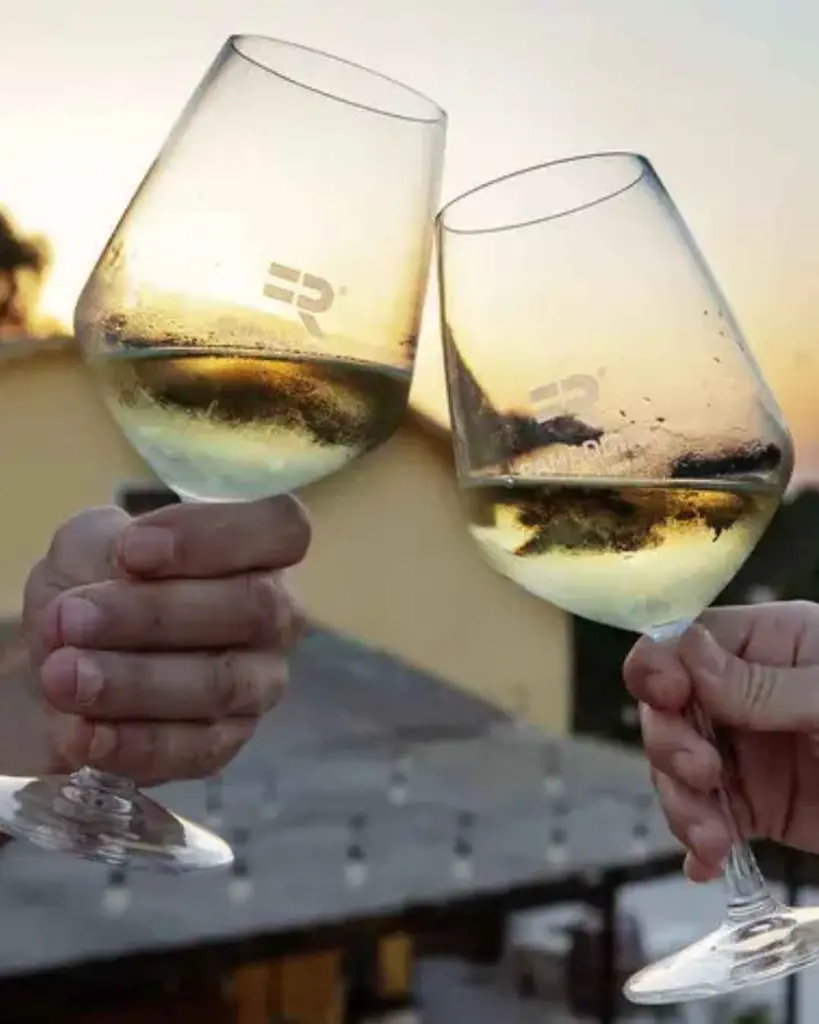 Lovers Tasting Ramaddini white wines .webp