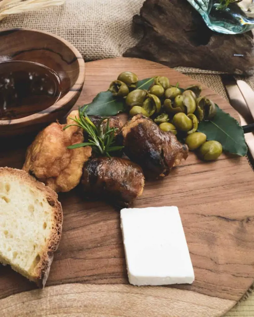 Quinta da Vineadouro tasting and lunch.webp