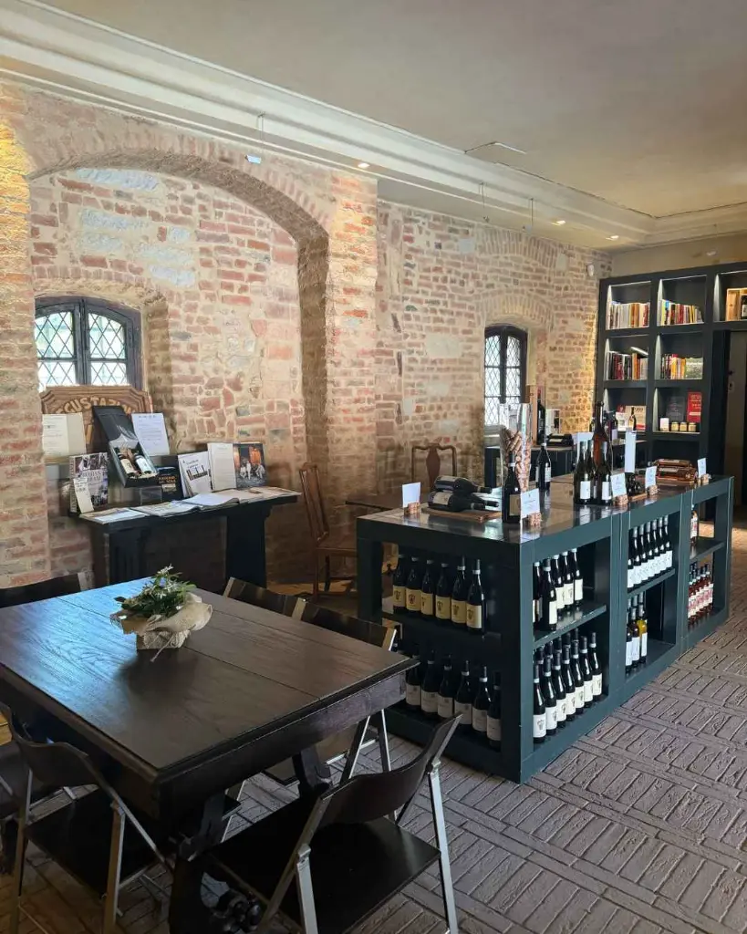 castello-di-gabiano-wine-cellar-italy-piedmont.webp