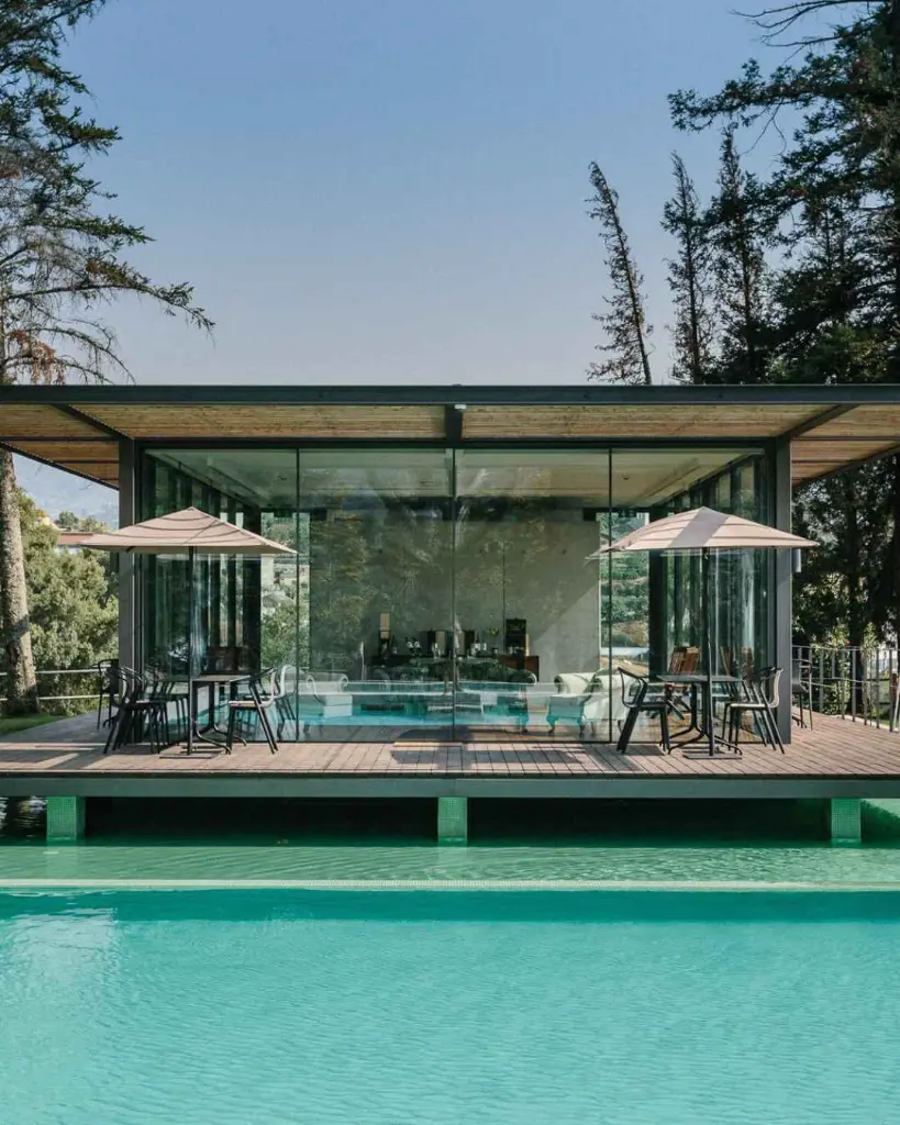 Quinta De Santa Teresa, tasting on the deck over the pool.webp