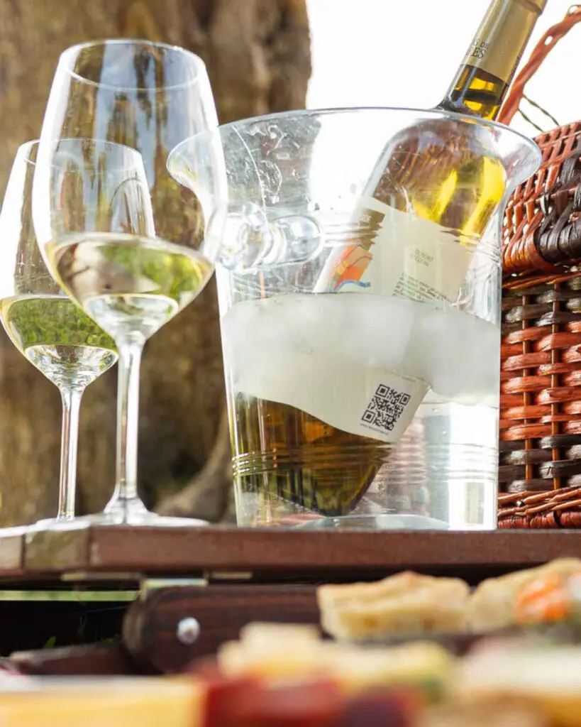 Casa Lata, outdoor tasting.webp