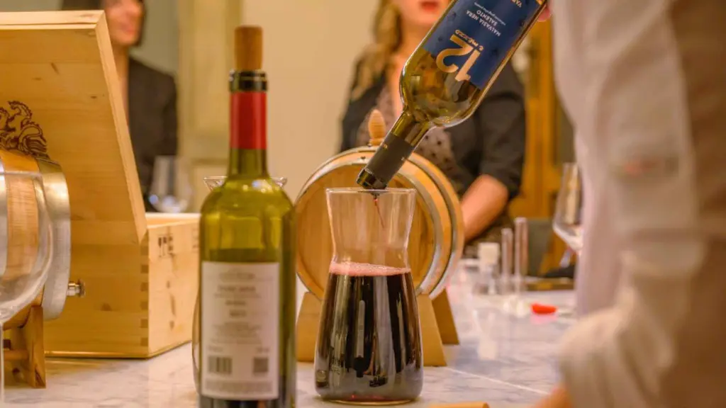 Blend Your Own Wine in Florence wine class.webp
