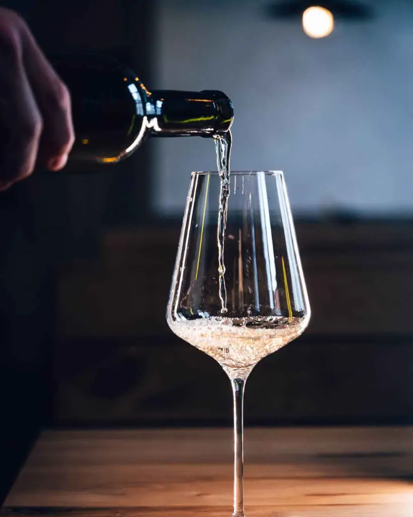 Weingut & Heuriger Christ, white wine tasting.webp