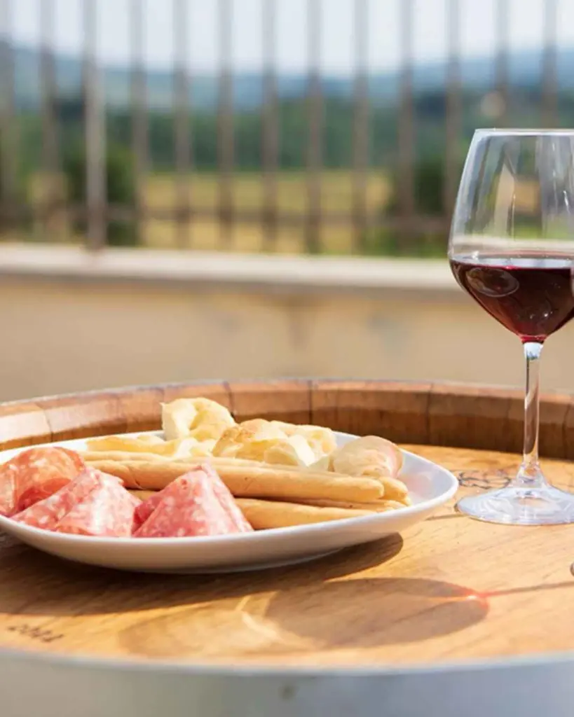 Podere La Quercia - Wine and olive oil tasting with light dinner and overnight stay tasting in San Gimignano.webp