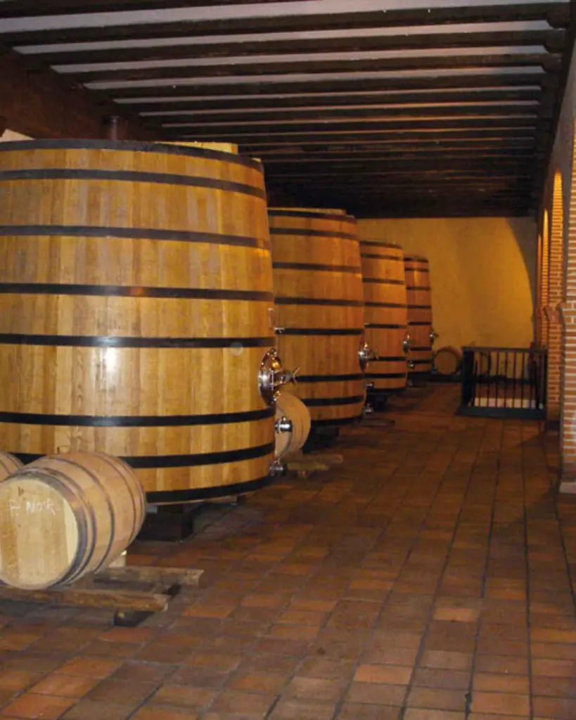 Bodegas Mocen, wine cellar.webp