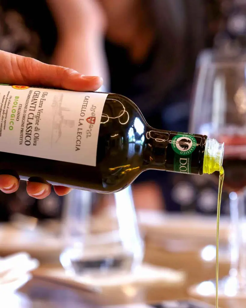 Castello La Leccia, extra virgin olive oil tasting.webp