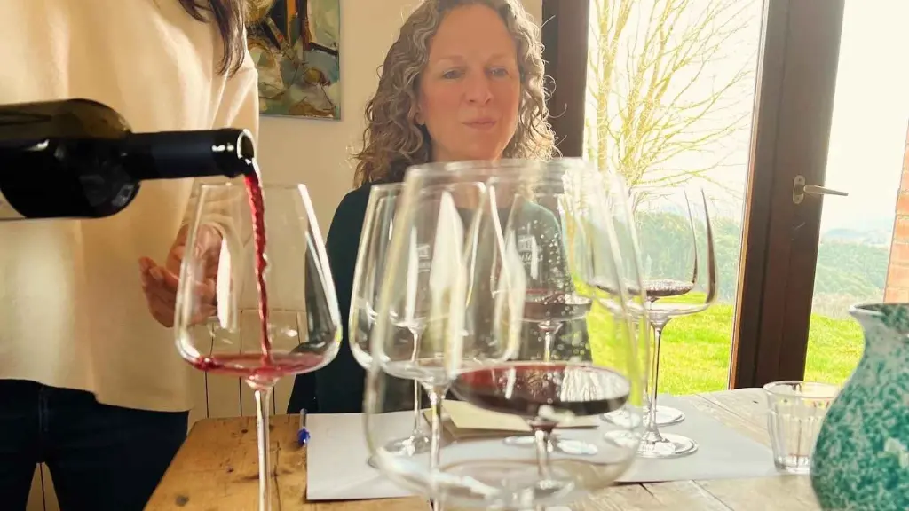 brunello-wine-tour-tasting-in-winery-tuscany.webp
