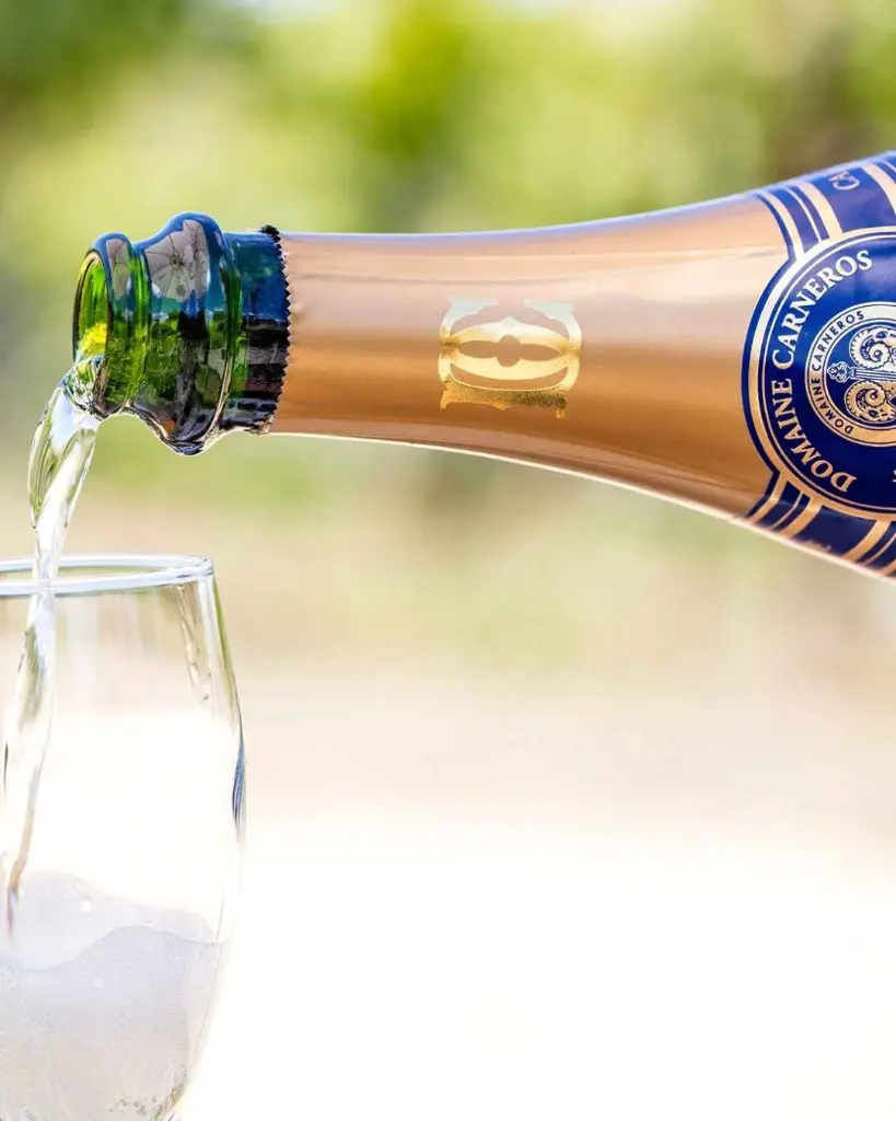 sabrage-sparkling-wine-carneros.webp