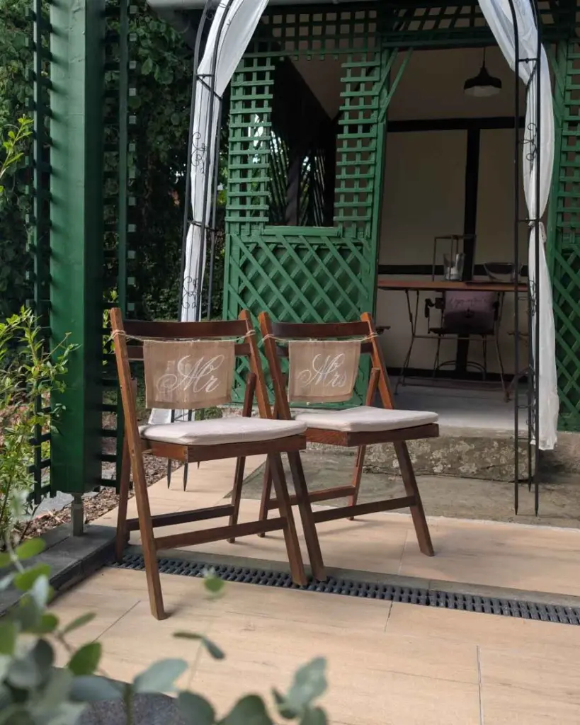 weingut-s-a-prum-mosel-germany-winery-outdoor-tasting.webp