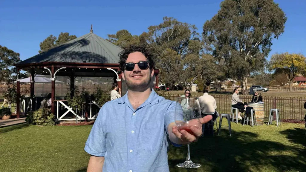 barossa-day-out-tasting-outdoor-fun.webp