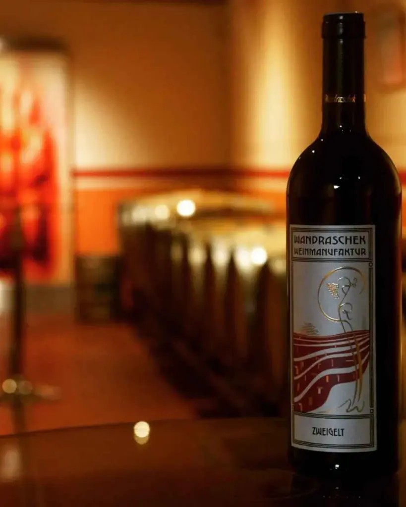 wandraschek-weinmanufaktur-winery-austria-red-wine.webp
