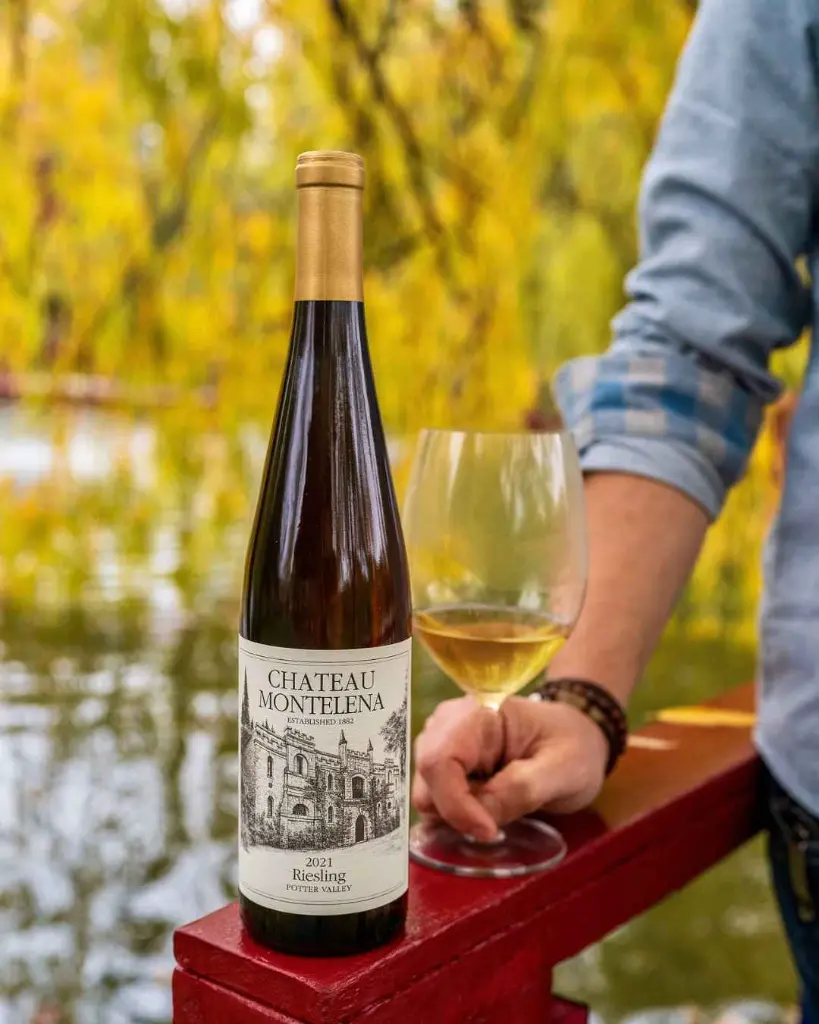 montelena-napa-tasting-collection.webp
