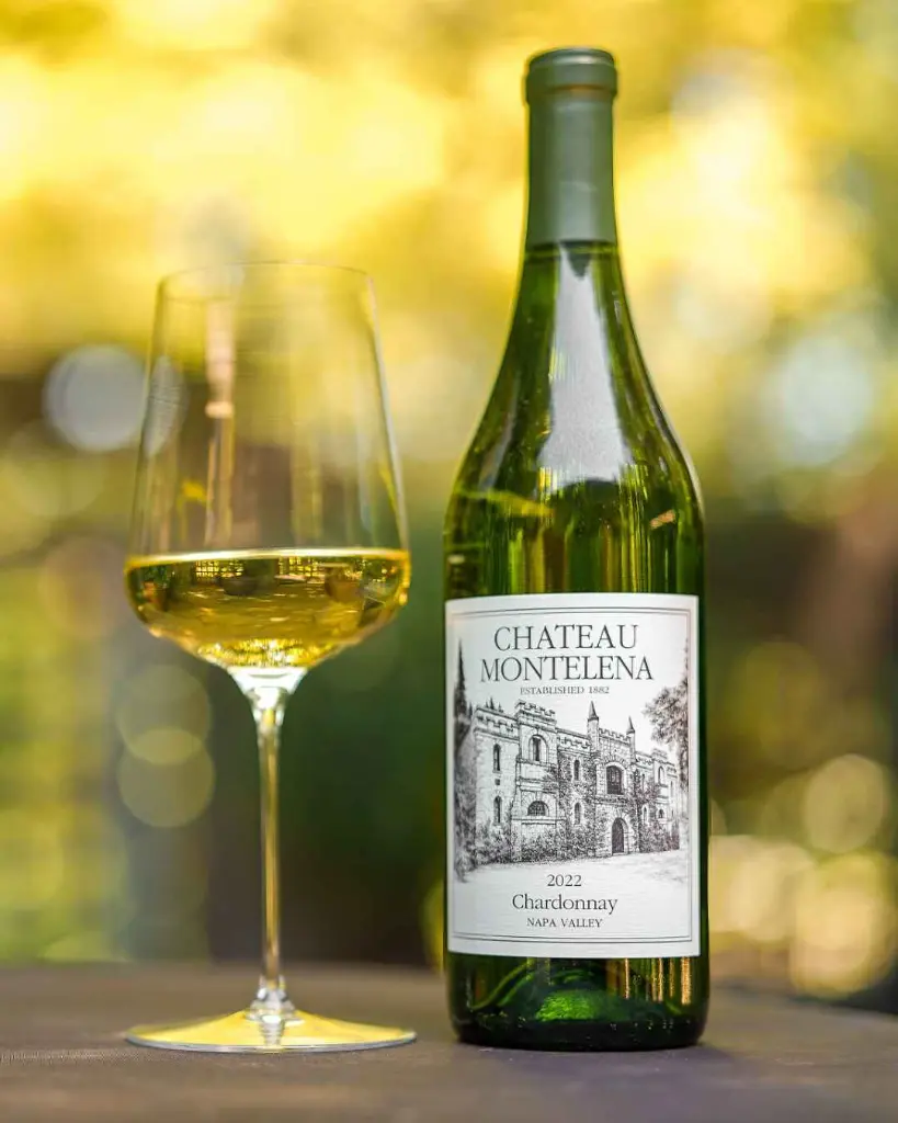 montelena-winery-napa-white-wine-tasting.webp