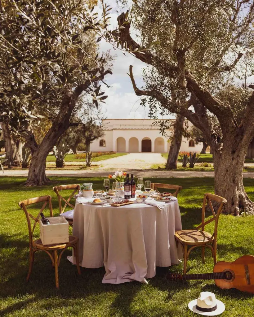 masseria-apulia-italy-winery-wine-tasting-outdoor.webp