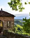 castello-di-perno-piedmont-winery.webp