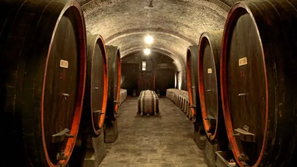 sommelier-guided-wine-tour-in-chianti-from-florence-and-siena-private-tour.webp