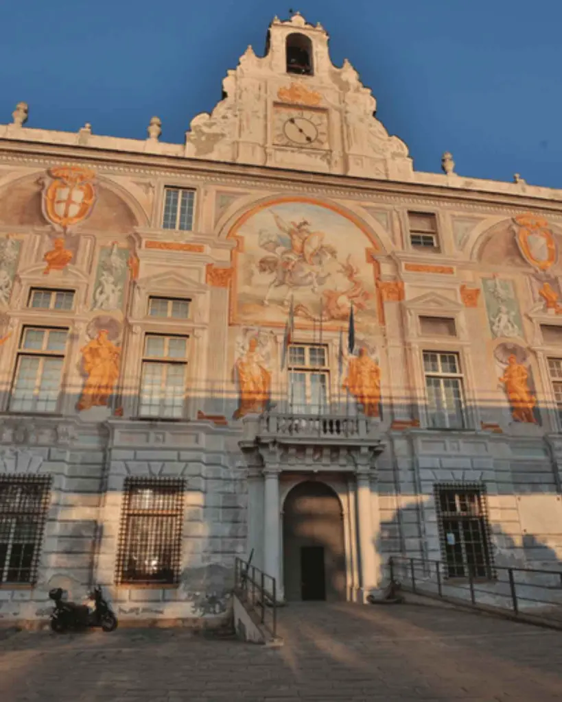 genova-walking-tour.webp