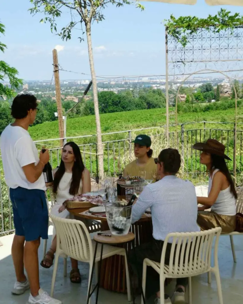 boutique-winery-bologna-wine-tasting.webp