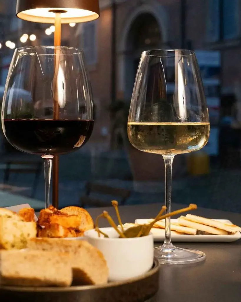 food-and-wine-pairing-modena-city-center.webp