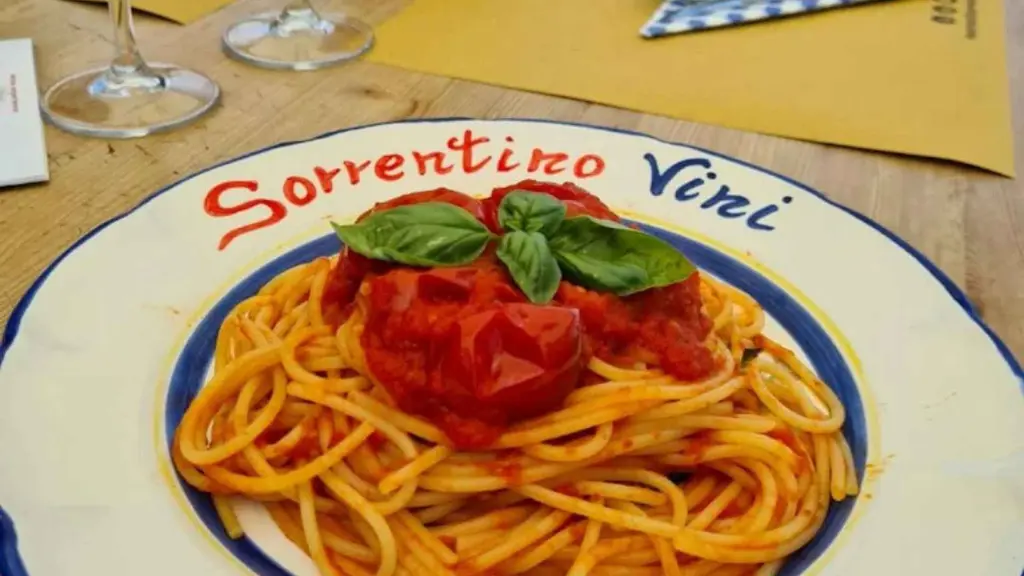 sorrentino-vini-pasta-naples-pompei.webp