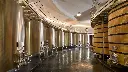 private-tour-saint-emilion-medoc-visit-cellar.webp