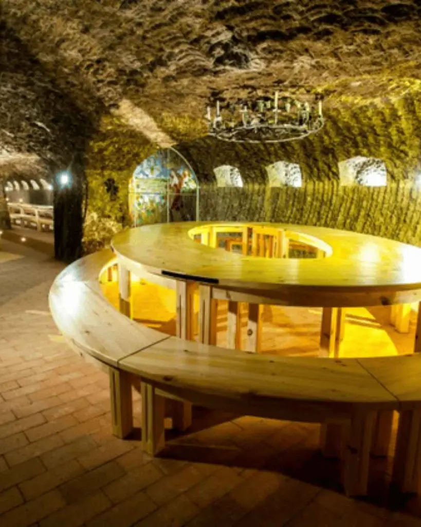 gotz-winery-tokaj-hungary-wine-cellar.webp