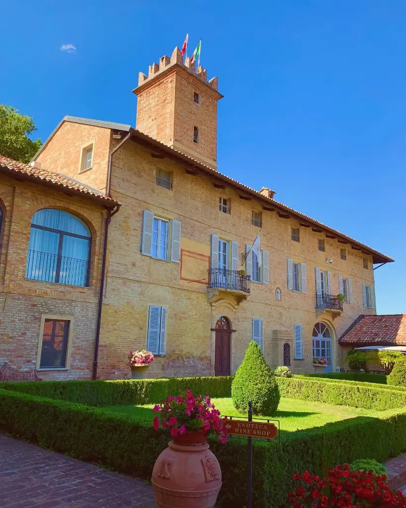 Italy, Piedmont, Castello Di Razzano - Wine Tasting “MEDIUM” with tour of the Museum