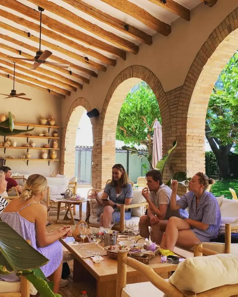 Spain, Catalonia, Cava Oriol Rossell - Discover Oriol Rossell