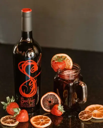 US, California, Sonoma Valley, Spicy Vines - Saturday Live Music & Tasting