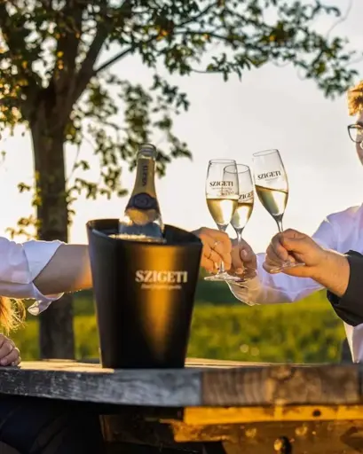Austria, Burgenland, Sektkellerei Szigeti - Magnum Package