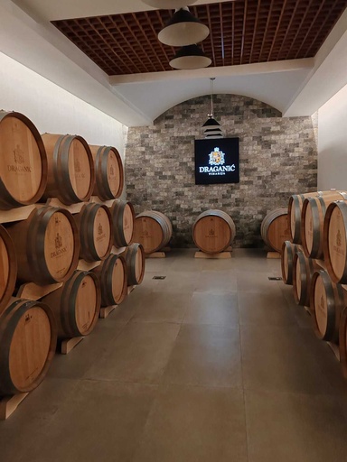 Serbia, Sumadija, Draganic Winery - Wine tasting of 5 wines with local products platter