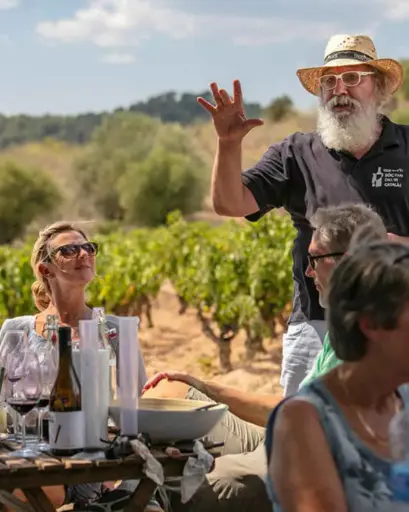 Spain, Catalonia, Bell Cros - Tastings of 8 wines in the vineyard