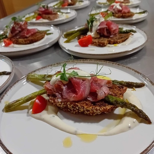 Serbia, Fruska Gora, Vinum - Wine and food pairing, four course meal